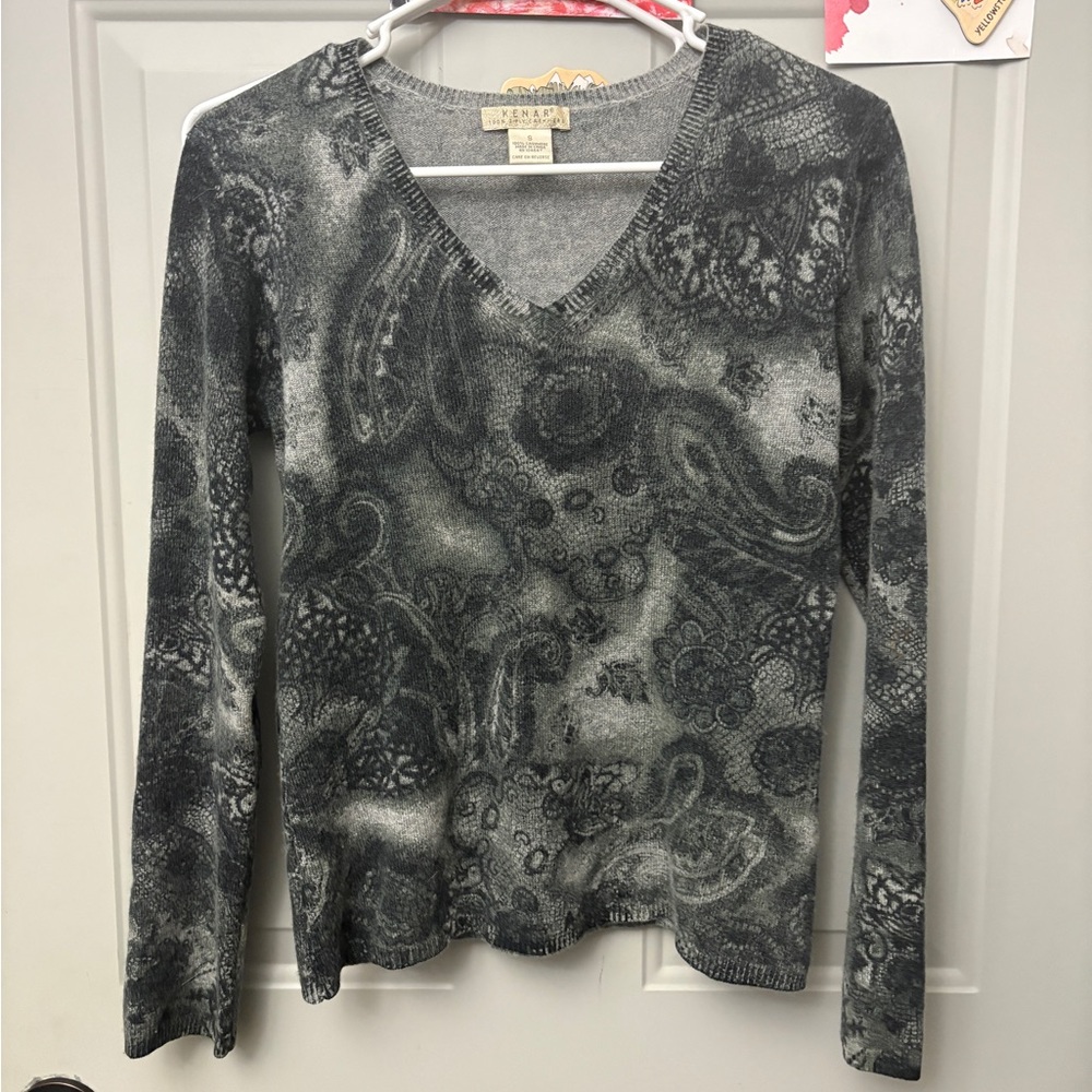 Kenar 2 ply Cashmere Gray Paisley Long Sleeve Top